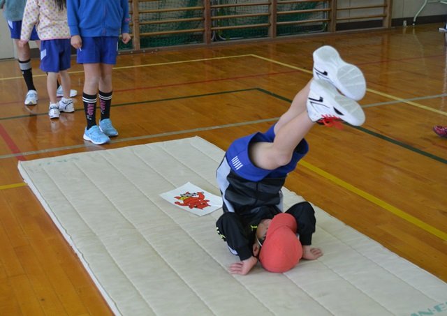 体育「縄跳び・マット運動」 1月 2018年 浦川小学校 ブログ 浦川小学校
