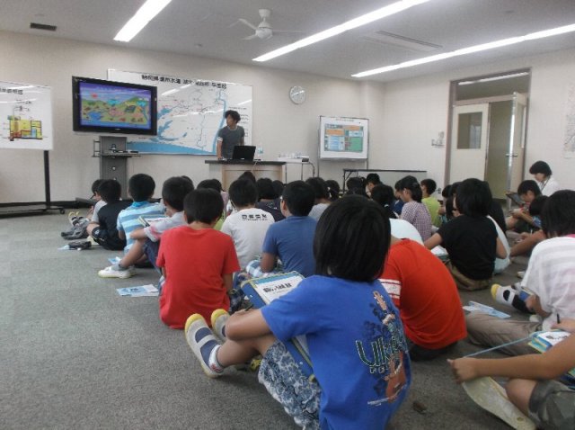 社会科 水はどこから 都田浄水場見学 8月 13年 麁玉小学校 ブログ 麁玉小学校