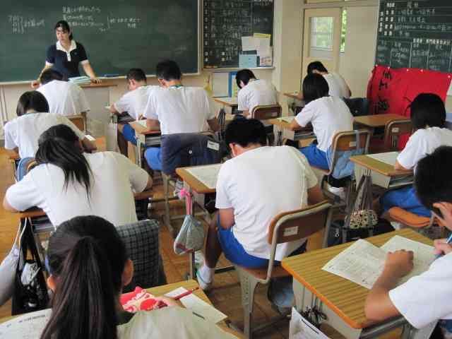 １時間目の授業 9月 12年 浜松中部学園 ブログ 浜松中部学園