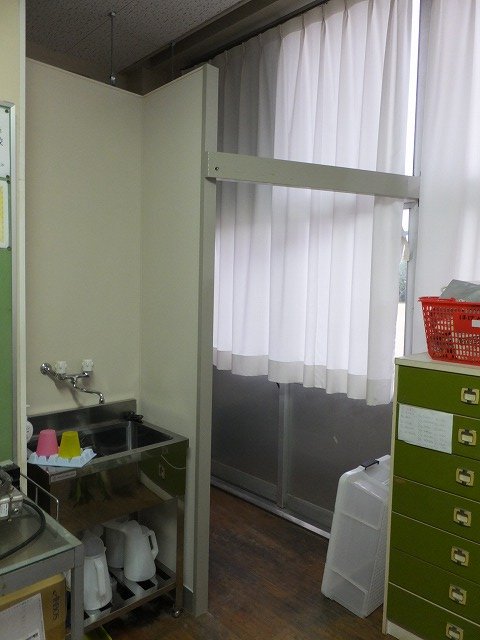 保健室にシャワーが完成 7月 16年 浜名小学校 ブログ 浜名小学校