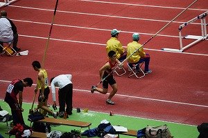 大阪室内陸上大会 棒高跳び全国強豪と対戦 2月 17年 春野中学校 ブログ 春野中学校