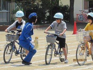 今日は 交通安全の日 でした 5月 10年 飯田小学校 ブログ 飯田小学校