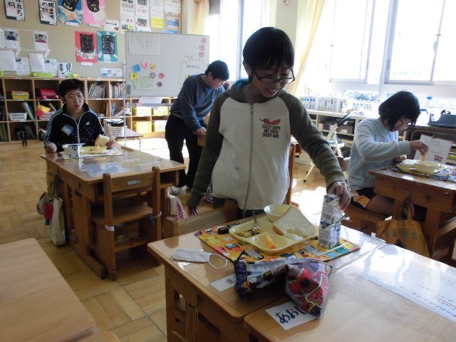 なかよし３組 給食 2月 18年 入野小学校 ブログ 入野小学校