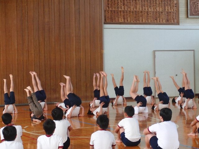 組体操の練習開始 ６年 5月 13年 伊佐見小学校 ブログ 伊佐見小学校
