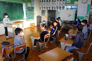 心の健康 蜘蛛の巣城 浜松のお茶配布 1月 18年 金指小学校 ブログ 金指小学校