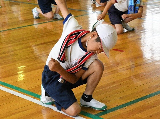 団体演技練習 中学年 5月 18年 気賀小学校 ブログ 気賀小学校