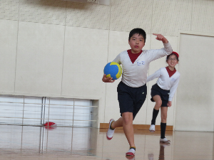 キャッチボール ドッジボール 4年生 3月 2018年 北浜東小学校 ブログ 北浜東小学校