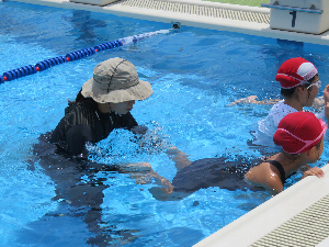 カエル足 ４年生 7月 17年 北浜東小学校 ブログ 北浜東小学校