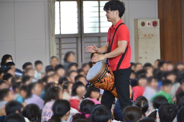 音楽鑑賞教室 Funcussion ファンカッション １０月３１日 火 10月 17年 舞阪小学校 ブログ 舞阪小学校