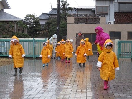 雨の日も楽しいこといっぱい 1月 16年 万斛幼稚園 ブログ 万斛幼稚園