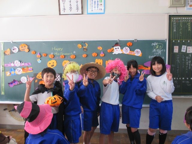 ハロウィンパーティー 10月 17年 三ヶ日東小学校 ブログ 三ヶ日東小学校