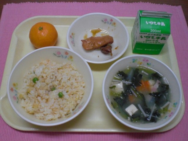 みかんごはん 鶏肉のみかん煮 餅入り小松菜のスープ みかん 牛乳 12月 12年 中川小学校 ブログ 中川小学校