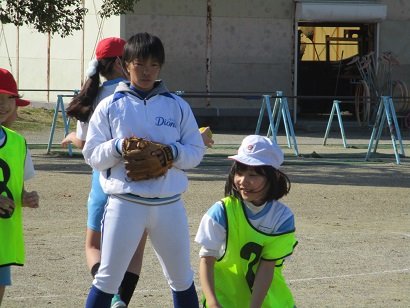 女子プロ野球選手に指導してもらいました 3月 19年 中郡小学校 ブログ 中郡小学校