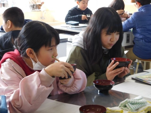 ５年生家庭科 食べて元気に ご飯とみそ汁をつくろう 1月 19年 中郡小学校 ブログ 中郡小学校