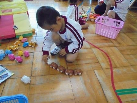雨の日でも、中ノ町幼稚園児は元気でした  5月  2018年  中ノ町 