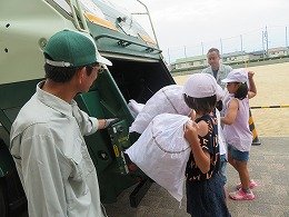 ごみはトラベラー ごみ収集車がやってくる 6月 17年 大平台小学校 ブログ 大平台小学校