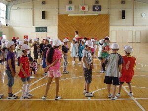 学年朝会 ボール送りゲーム 6月 10年 浅間小学校 ブログ 浅間小学校