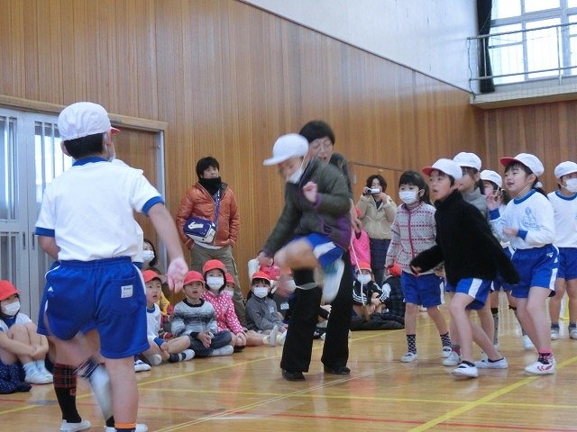 １年生長縄集会 1月 15年 与進小学校 ブログ 与進小学校