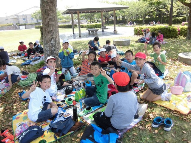 遠足に行きました 雄踏総合公園 4月 15年 雄踏小学校 ブログ 雄踏小学校