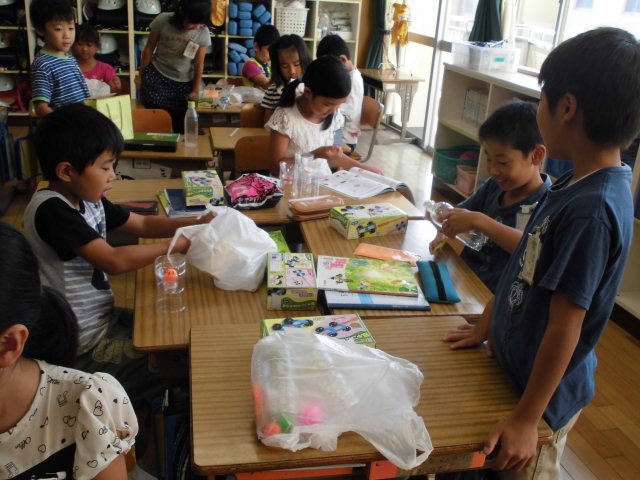 風やゴムの力で動くおもちゃづくり 10月 14年 雄踏小学校 ブログ 雄踏小学校